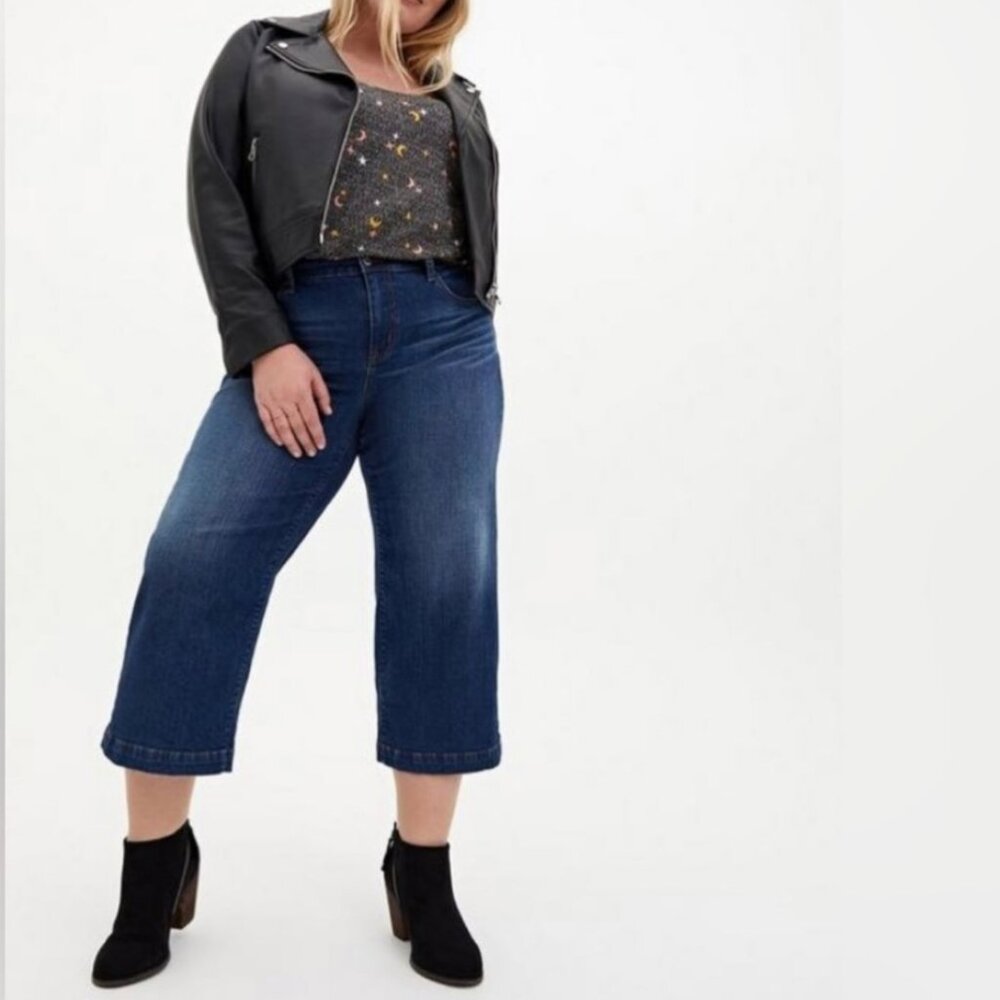 Torrid Size 22 Medium Blue Hi Rise Cropped Wide Leg Jeans NWT